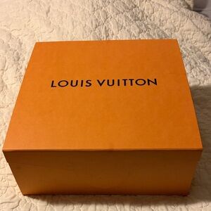 Louis Vuitton Taurillon Leather Capucines MM (brand new)